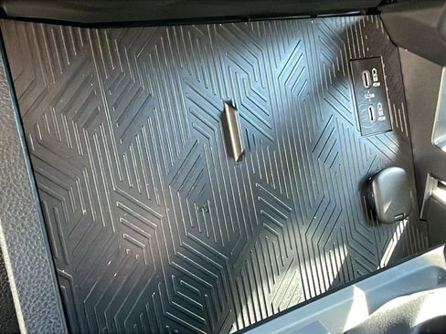 Certified 2025 Toyota Tacoma TRD Sport image 19