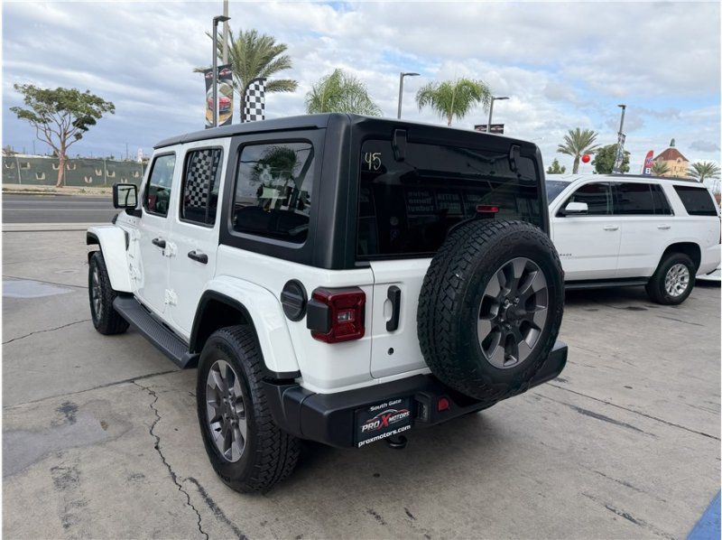 Used 2019 Jeep Wrangler Unlimited Sahara AWD/4WD image 4