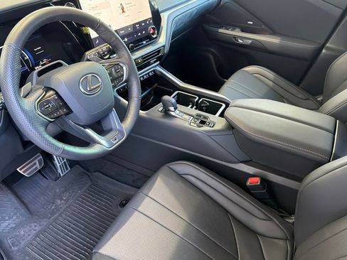 Used 2025 Lexus TX 500h AWD w/ Technology Package image 11
