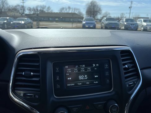 Used 2016 Jeep Grand Cherokee Laredo w/ Quick Order Package 23E image 22