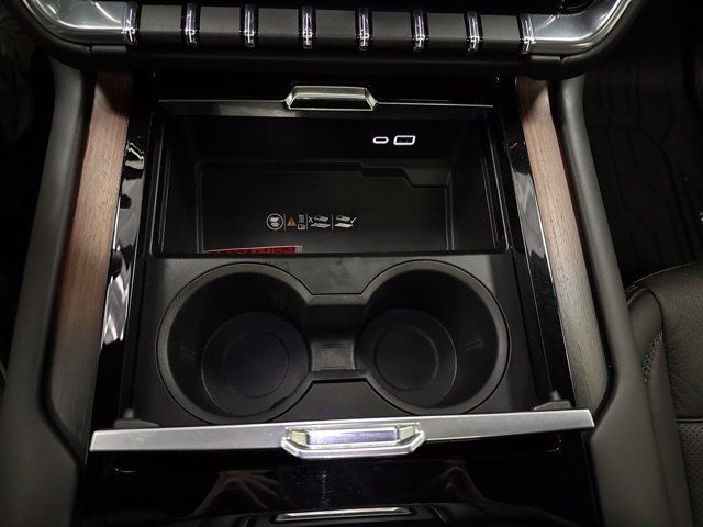 Used 2025 GMC Yukon XL Denali w/ Denali Reserve Package AWD/4WD image 49