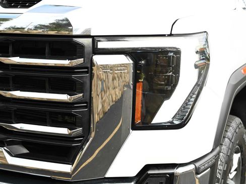 Used 2026 GMC Sierra 2500 SLE w/ SLE Value Package; AWD/4WD image 8