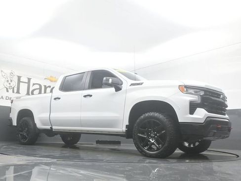 Used 2023 Chevrolet Silverado 1500 LT Trail Boss w/ LT Trail Boss Premium Package AWD/4WD image 2