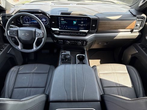 Used 2025 Chevrolet Silverado 1500 High Country w/ Midnight Edition AWD/4WD image 12