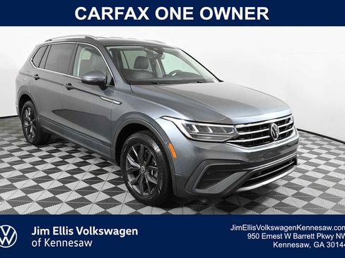 Certified 2023 Volkswagen Tiguan SE FWD image 1