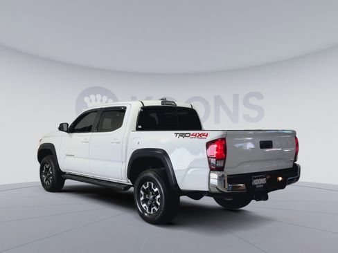 Used 2019 Toyota Tacoma TRD Off-Road image 8