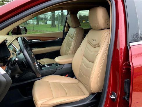 Used 2018 Cadillac XT5 Platinum w/ Driver Assist Package AWD/4WD image 23