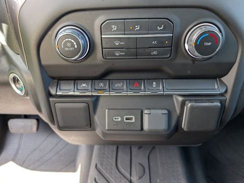 Used 2022 Chevrolet Silverado 1500 Custom AWD/4WD image 18