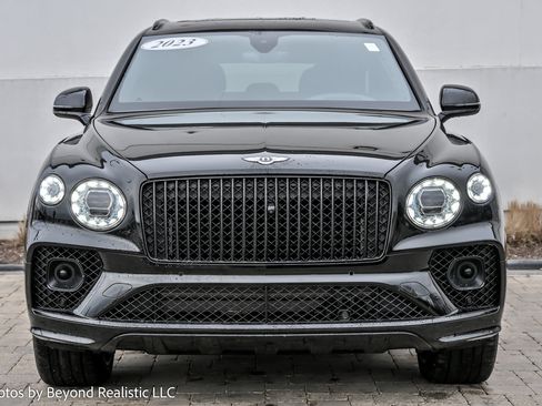 Used 2023 Bentley Bentayga Extended Wheelbase image 2