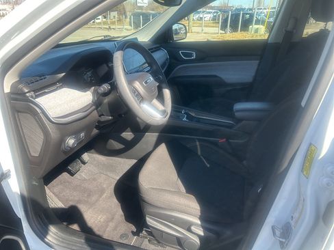 Used 2022 Jeep Compass Sport image 12