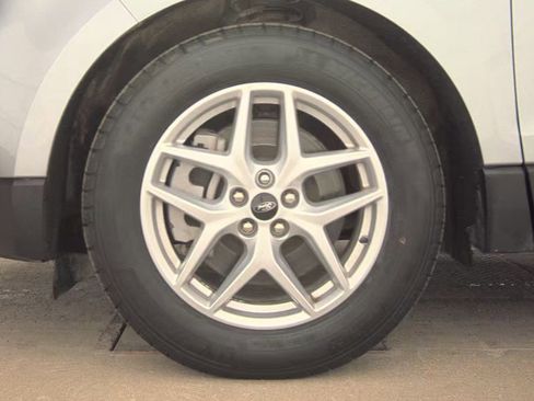 Used 2023 Ford Edge SEL w/ Convenience Package image 9