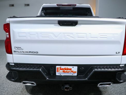 Used 2024 Chevrolet Silverado 1500 LT Trail Boss w/ Convenience Package II AWD/4WD image 8