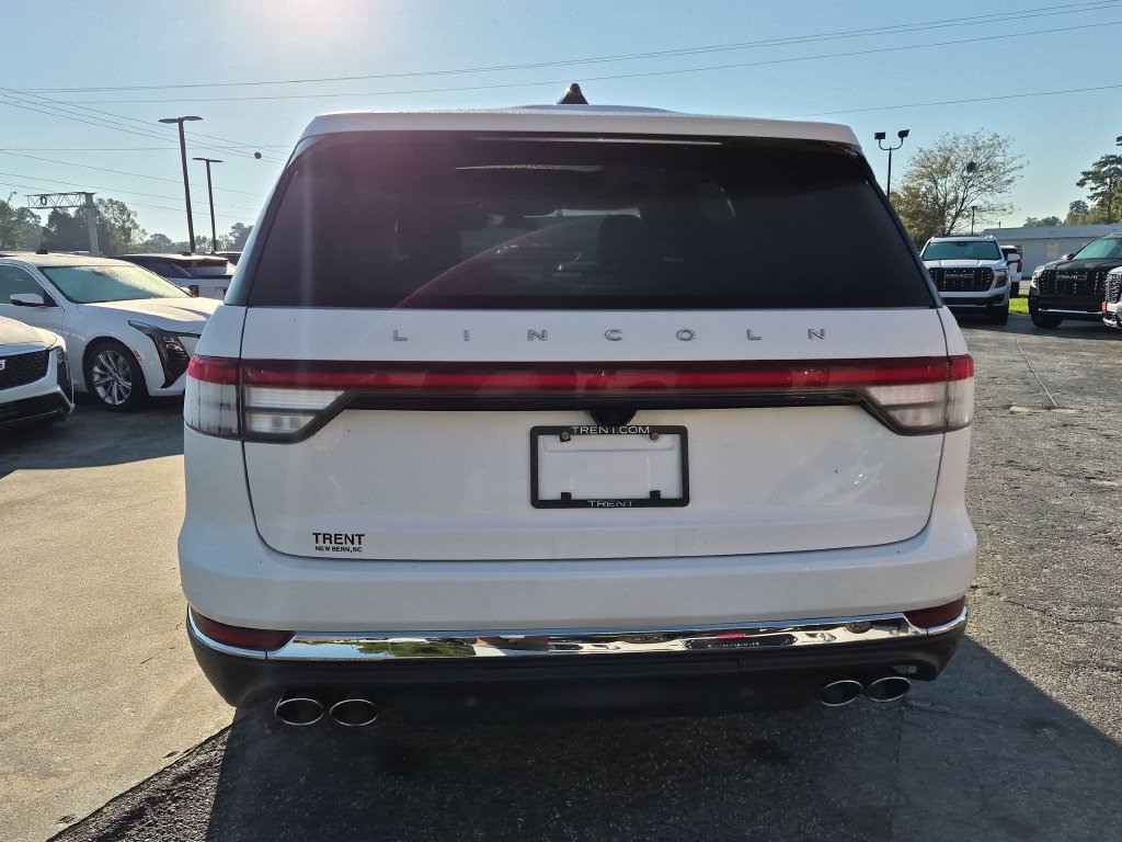 Used 2025 Lincoln Aviator AWD w/ Equipment Group 101A image 3