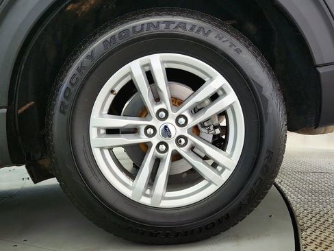 Used 2022 Ford Explorer XLT AWD/4WD image 35