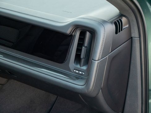 New 2026 Porsche Cayenne GTS image 34