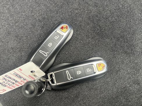 Used 2024 Porsche Panamera RWD image 28