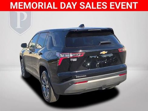 New 2026 Chevrolet Equinox LT w/ Convenience Package II FWD image 8