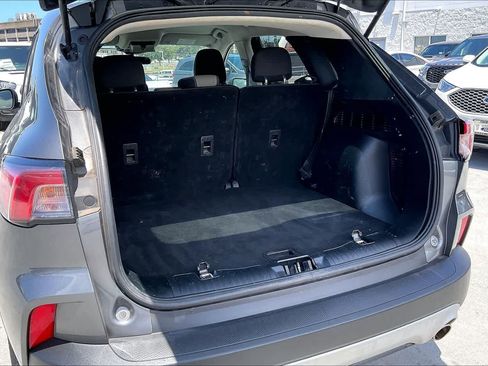 Used 2022 Ford Escape SE FWD image 18