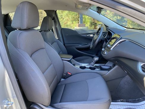 Used 2024 Chevrolet Malibu LT image 32