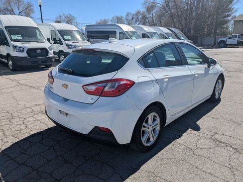 Used 2017 Chevrolet Cruze LT FWD image 3
