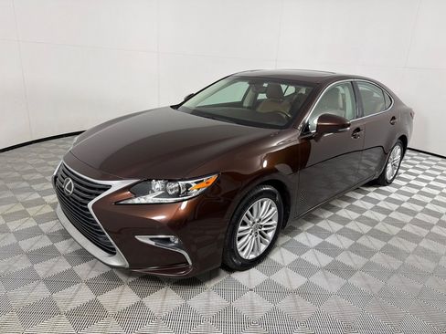 Used 2016 Lexus ES 350 w/ Premium Package w/Wood Trim FWD image 8