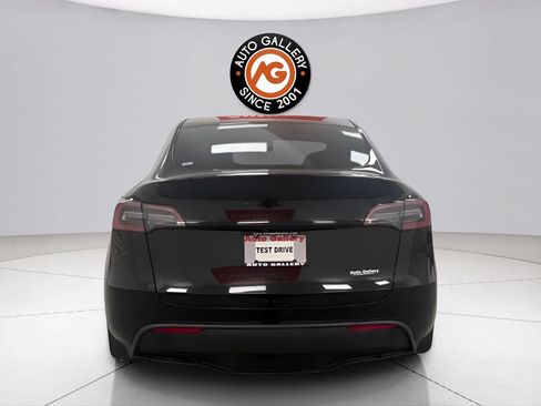 Used 2023 Tesla Model Y Long Range AWD/4WD image 5