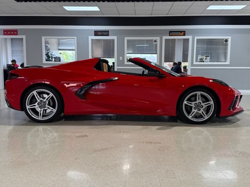 Used 2024 Chevrolet Corvette Stingray Preferred Conv w/ Z51 Performance Package RWD image 9