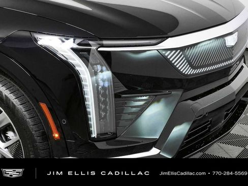 Certified 2025 Cadillac Optiq Luxury 1 AWD/4WD image 37