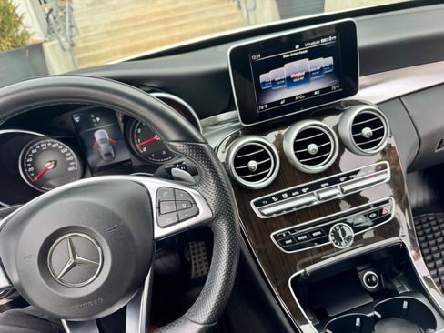 Used 2018 Mercedes-Benz C 300 4MATIC Sedan image 7