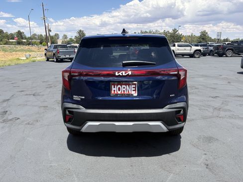 Used 2026 Kia Seltos LX AWD/4WD image 9