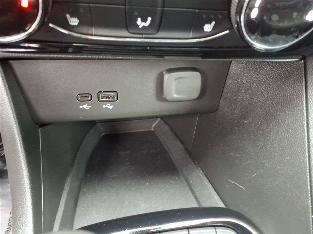 Used 2025 Buick Encore GX Sport Touring w/ Comfort Package AWD/4WD image 12