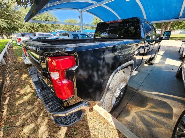Used 2024 Chevrolet Silverado 2500 LT w/ Texas Edition AWD/4WD image 4