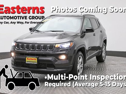 Used 2024 Jeep Compass Latitude AWD/4WD image 1