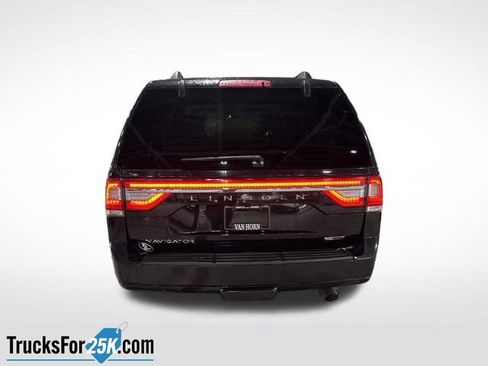 Used 2015 Lincoln Navigator 4WD image 14