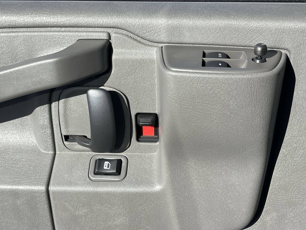 New 2025 GMC Savana 2500 Extended w/ Driver Convenience Package RWD image 23