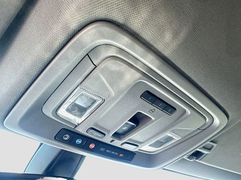 Used 2022 GMC Sierra 1500 SLT image 18