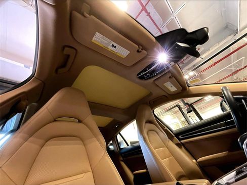 Certified 2022 Porsche Panamera 4 Platinum Edition image 27