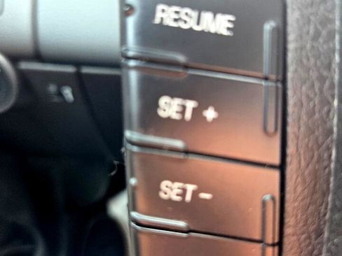 Used 2010 Ford Edge SEL image 18