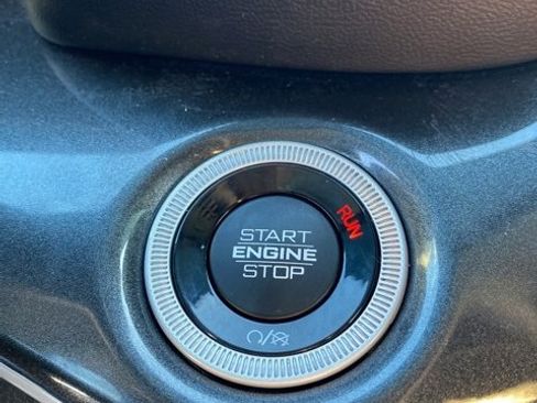 Used 2022 Jeep Grand Cherokee L Laredo w/ Luxury Tech Group I image 15