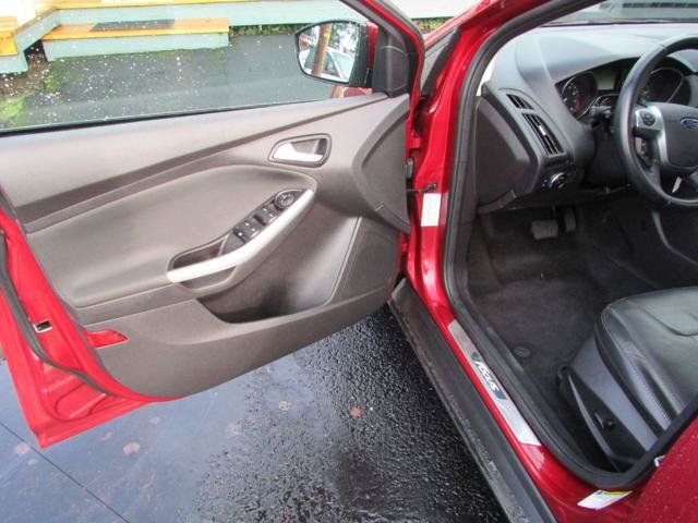 Used 2014 Ford Focus SE w/ Equipment Group 201A FWD image 6