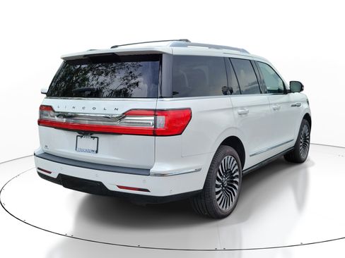 Used 2021 Lincoln Navigator Black Label w/ Cargo Convenience Package AWD/4WD image 6