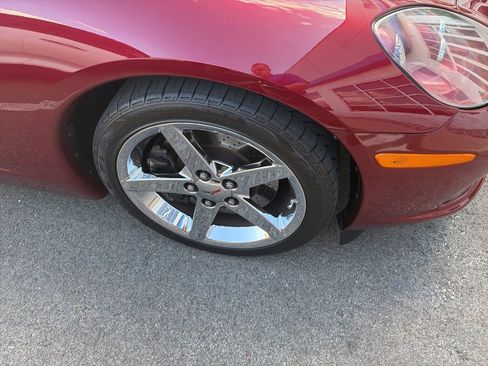 Used 2007 Chevrolet Corvette Convertible w/ Preferred Equipment Group RWD image 2