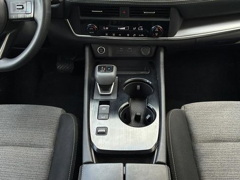Used 2023 Nissan Rogue SV FWD image 23