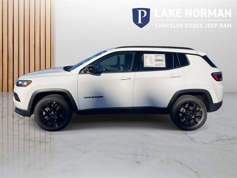 New 2026 Jeep Compass Latitude image 6