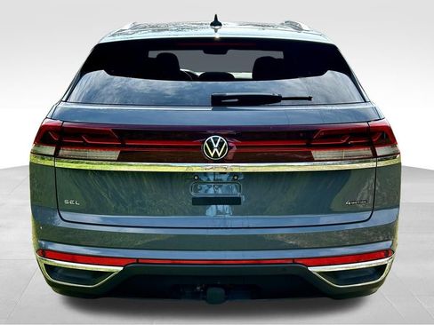 Used 2025 Volkswagen Atlas Cross Sport SEL image 5