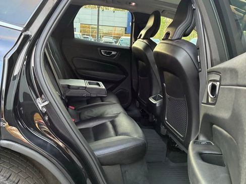 Used 2019 Volvo XC60 T6 Momentum w/ Premium Package AWD/4WD image 23