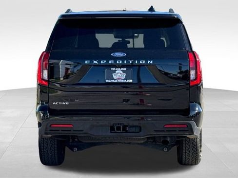 Used 2025 Ford Expedition Active AWD/4WD image 5