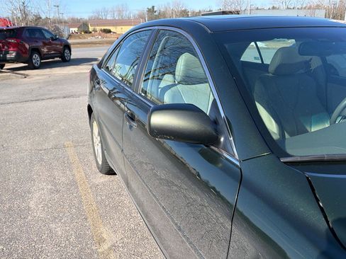 Used 2011 Toyota Camry XLE w/ SE/XLE Extra-Value Pkg image 5