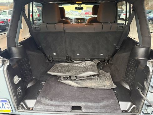 Used 2015 Jeep Wrangler Unlimited Sport w/ Quick Order Package 24S AWD/4WD image 13