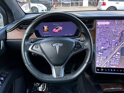 Used 2020 Tesla Model X Long Range image 8